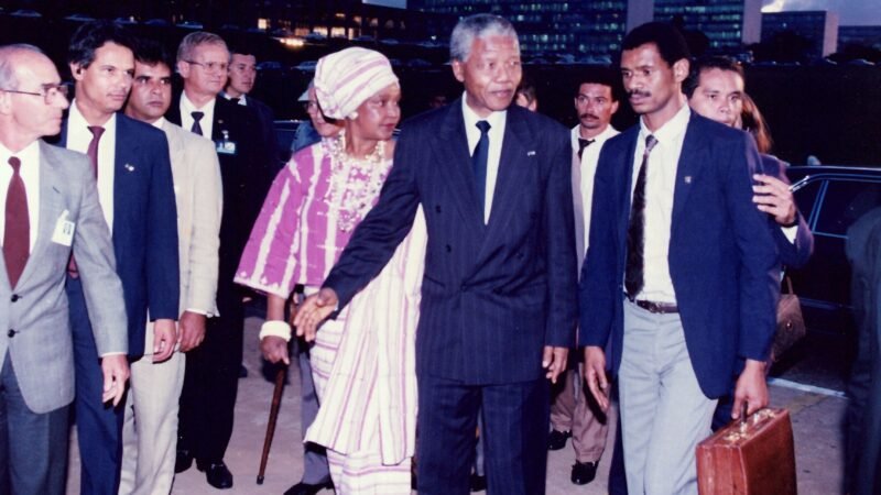 Nelson Mandela visitou Brasília seis meses após ser liberto da prisão, em 1991; veja FOTOS
