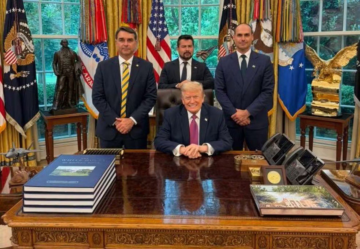 Brasil x EUA: o apelo de Flávio Bolsonaro pela intervenção de Trump – O Assunto #1754