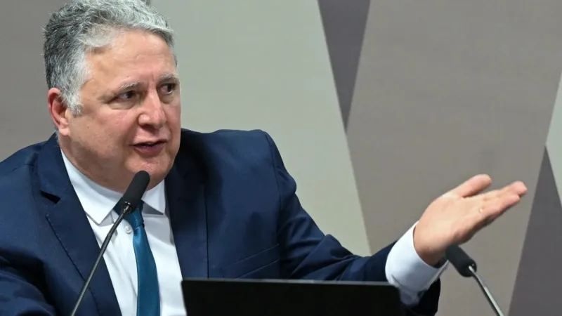 Justiça determina que Garotinho cumpra sentença que suspende direitos políticos por 8 anos