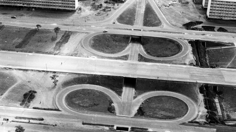 Pensada para carros, testada pelo clima: como o planejamento de Brasília afeta a mobilidade em tempos de aquecimento global
