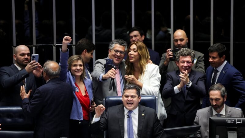 Após cobrar debate, oposição só participa da última de cinco sessões de discussão da PEC do fim da escala 6×1