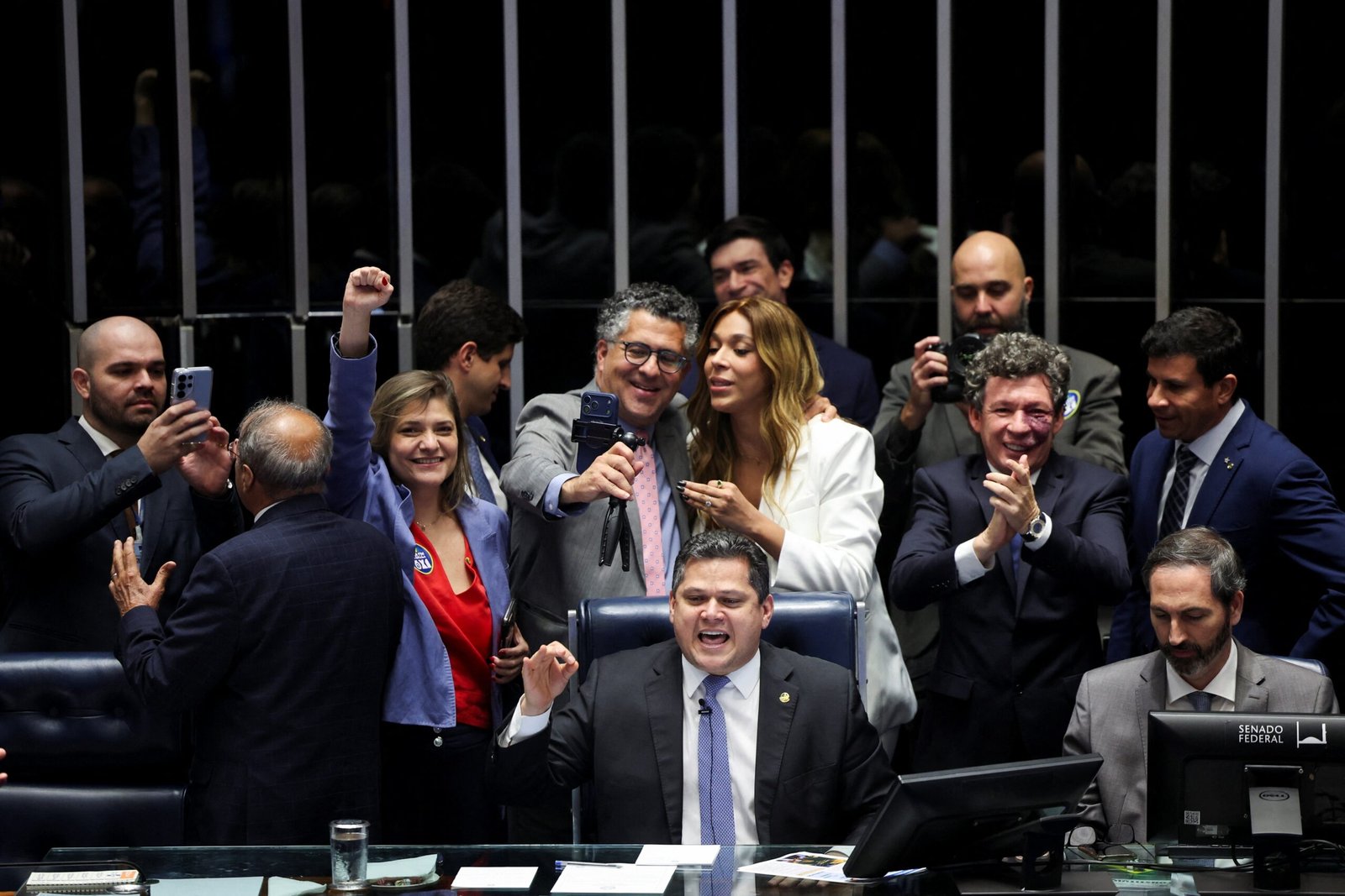 Após cobrar debate, oposição só participa da última de cinco sessões de discussão da PEC do fim da escala 6×1