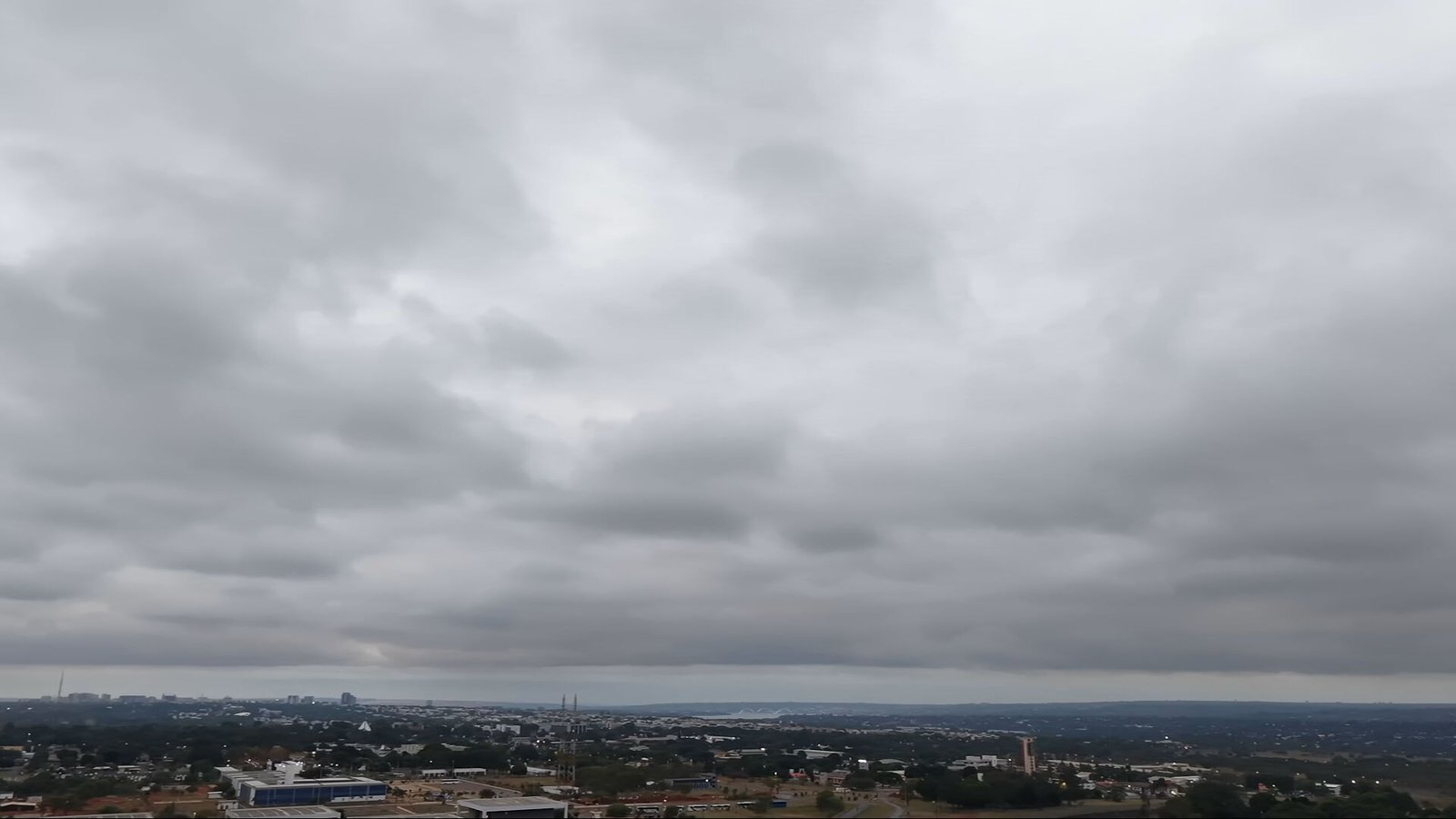 Fim de semana de eleição tem previsão de calor e chuvas isoladas no DF