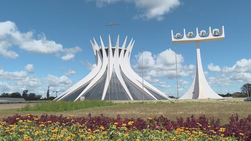 Feriado de Nossa Senhora no DF terá missas na Catedral e show com Frei Gilson; veja detalhes