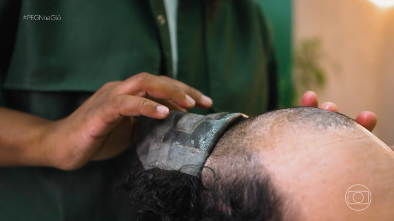 Empreendedor cria próteses capilares para cabelos afros e fatura R$ 250 mil por mês