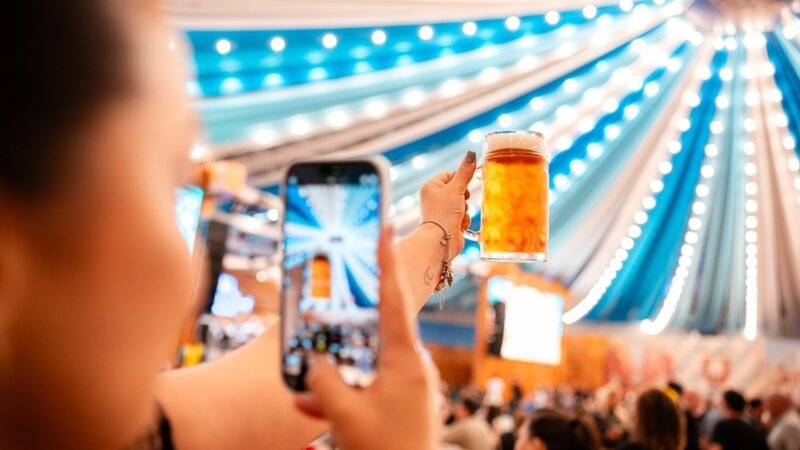 Oktoberfest Blumenau bate recorde histórico de público em um único dia; veja detalhes da festa