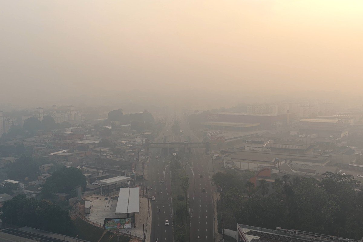Concentração de poluentes persiste nas zonas Sul e Leste de Manaus após dia de fumaça intensa; há previsão de chuvas, diz meteorologista