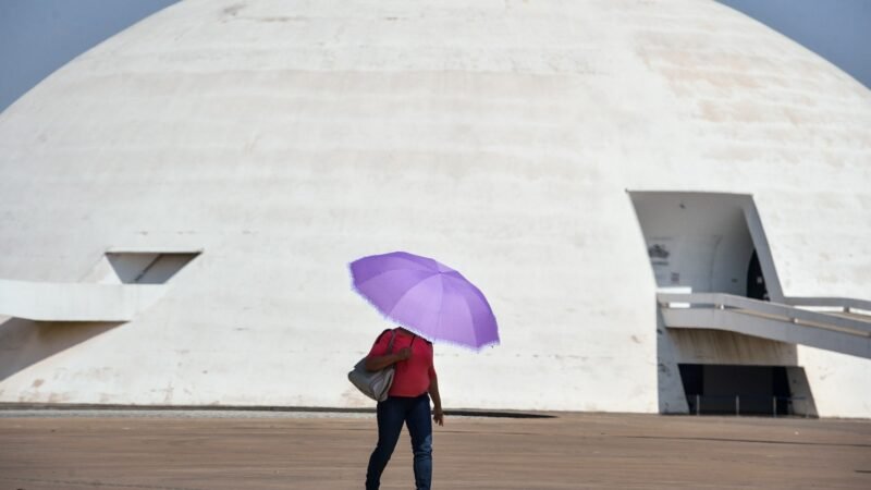 DF terá fim de semana quente, com previsão de chuvas isoladas no segundo turno das eleições