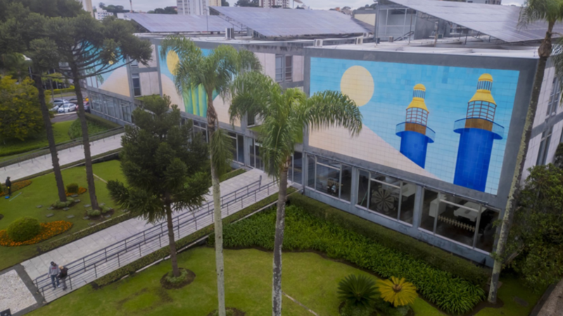 Ponto facultativo do Dia do Servidor Público é transferido para sexta-feira (30) em Curitiba; veja o que abre e fecha