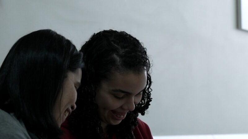 A jovem com câncer no cérebro que voltou a estudar após tratamento experimental na Unicamp